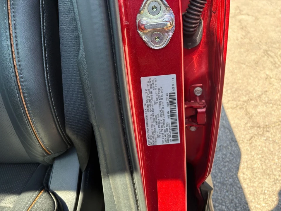 2025 Mazda CX-50 - Image 29 of 31