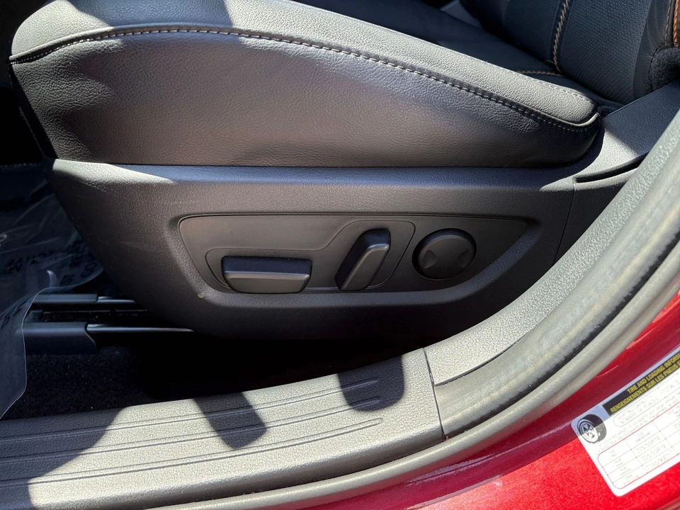 2025 Mazda CX-50 - Image 19 of 31