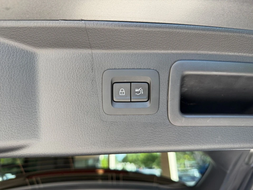 2025 Mazda CX-50 - Image 21 of 31