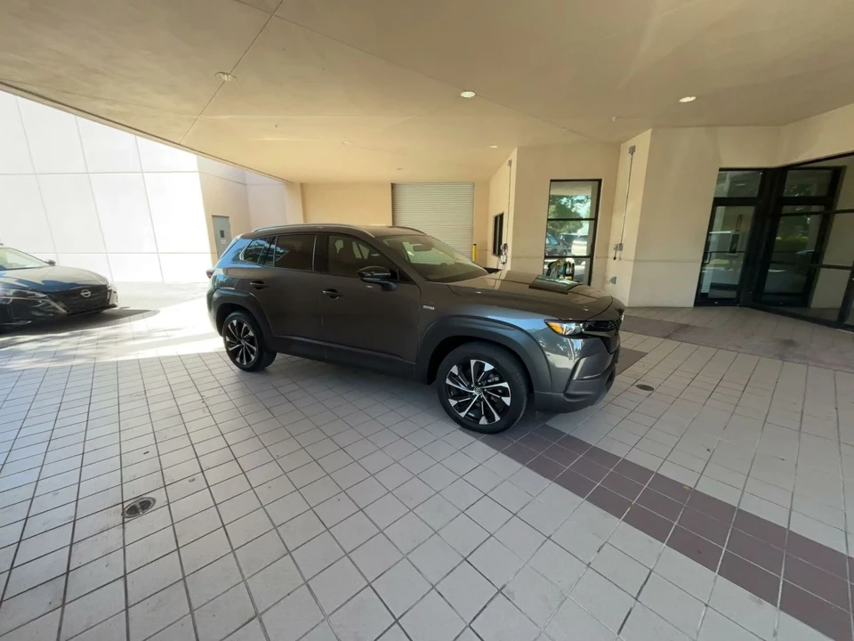 2025 Mazda CX-50 - Image 2 of 31