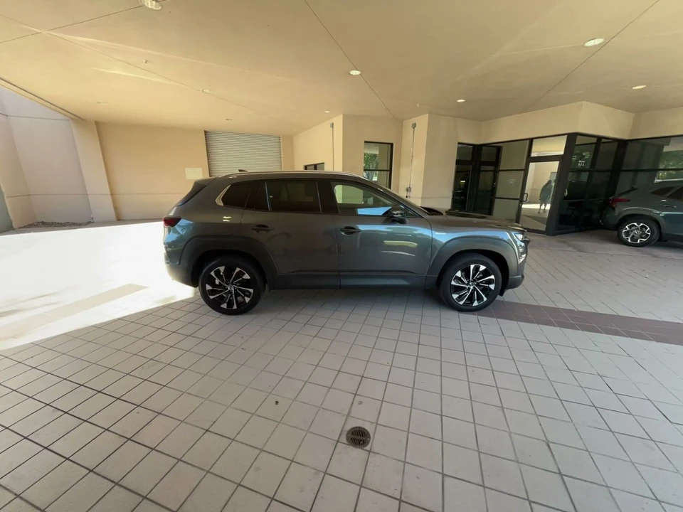 2025 Mazda CX-50 - Image 17 of 31