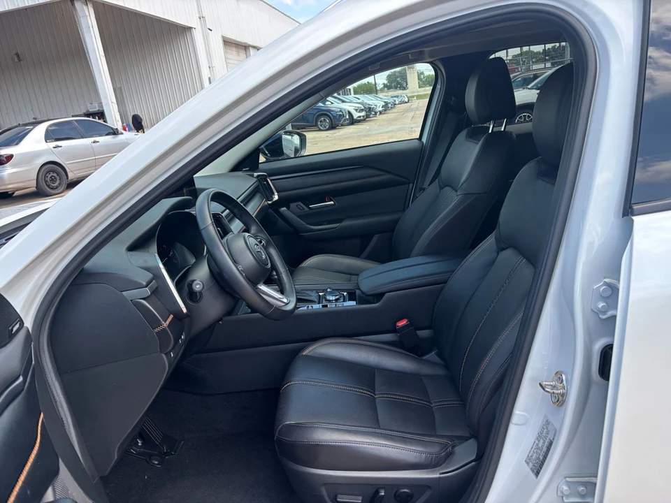 2025 Mazda CX-50 - Image 30 of 31