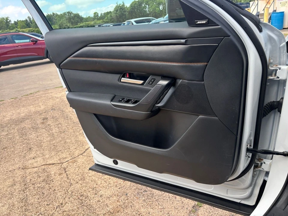 2025 Mazda CX-50 - Image 20 of 31