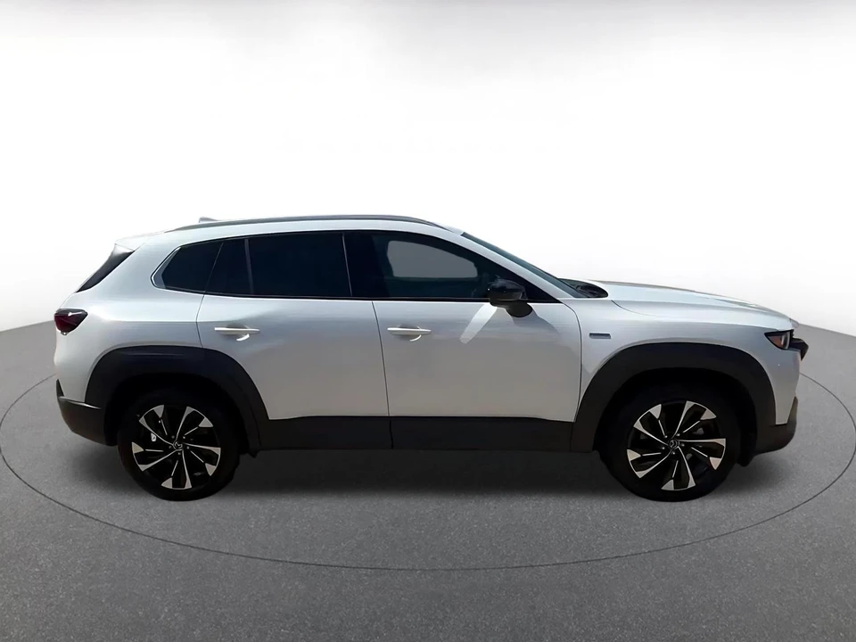 2025 Mazda CX-50 - Image 16 of 31