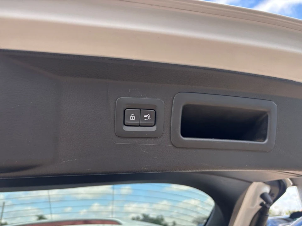 2025 Mazda CX-50 - Image 21 of 31