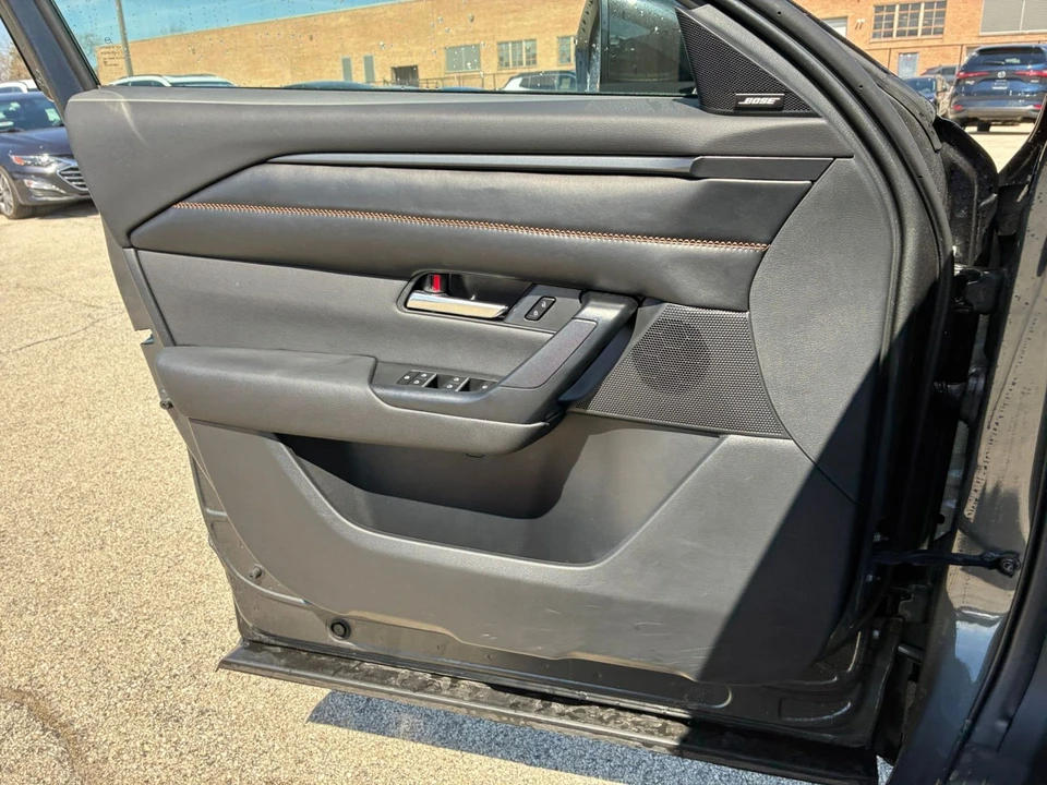 2025 Mazda CX-50 - Image 15 of 31
