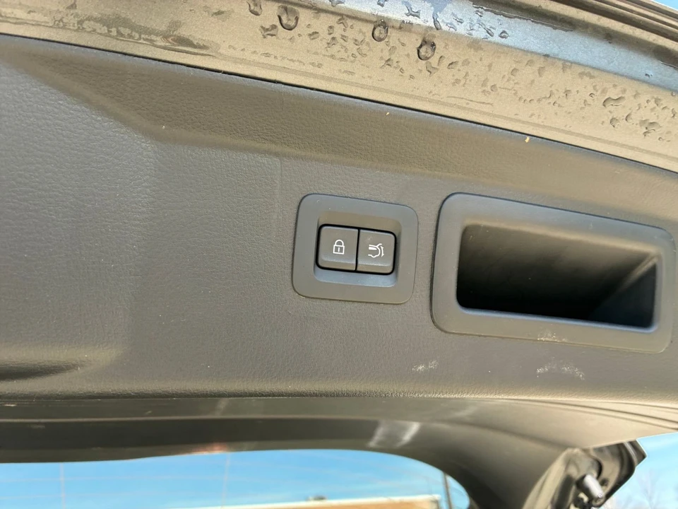 2025 Mazda CX-50 - Image 19 of 31