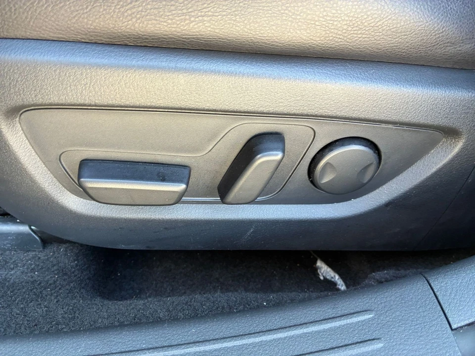 2025 Mazda CX-50 - Image 18 of 31