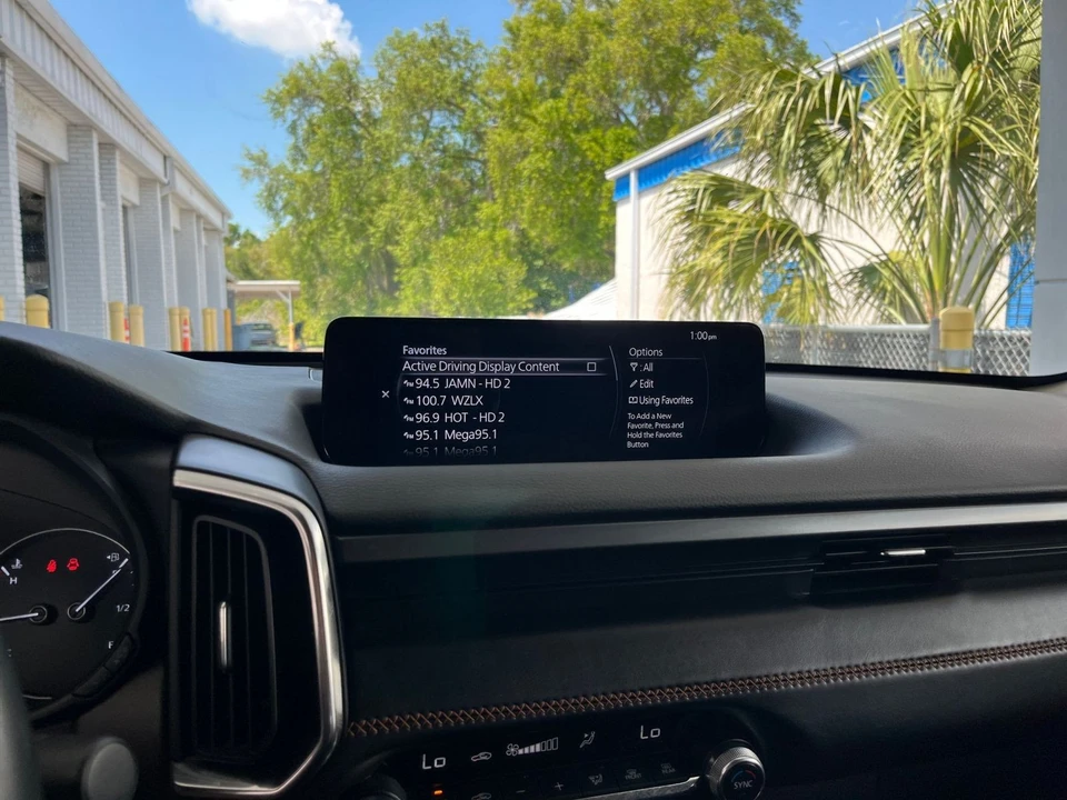 2025 Mazda CX-50 - Image 16 of 31
