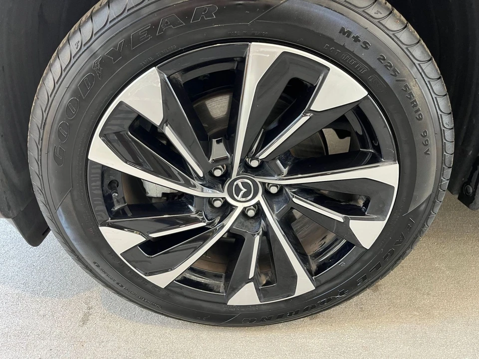 2025 Mazda CX-50 - Image 27 of 31