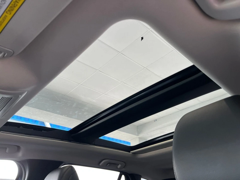 2025 Mazda CX-50 - Image 25 of 31