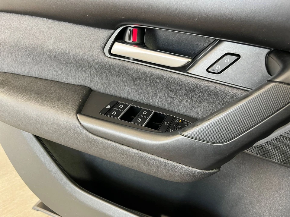2025 Mazda CX-50 - Image 15 of 31