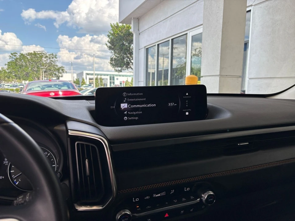 2025 Mazda CX-50 - Image 16 of 31