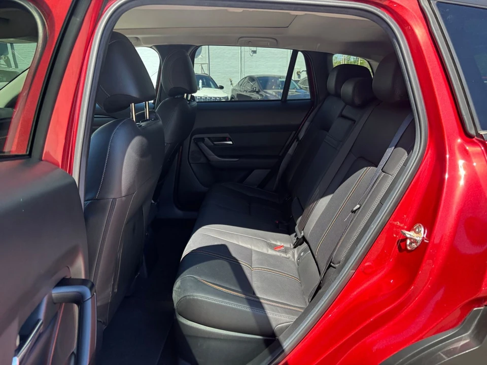 2025 Mazda CX-50 - Image 19 of 31