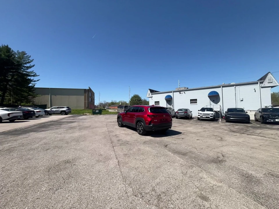 2025 Mazda CX-50 - Image 13 of 31