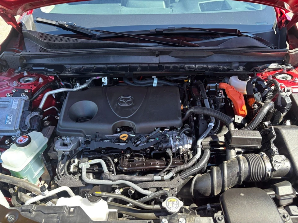 2025 Mazda CX-50 - Image 26 of 31