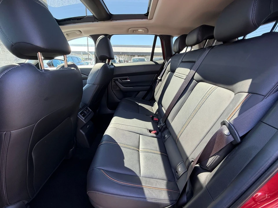 2025 Mazda CX-50 - Image 27 of 31