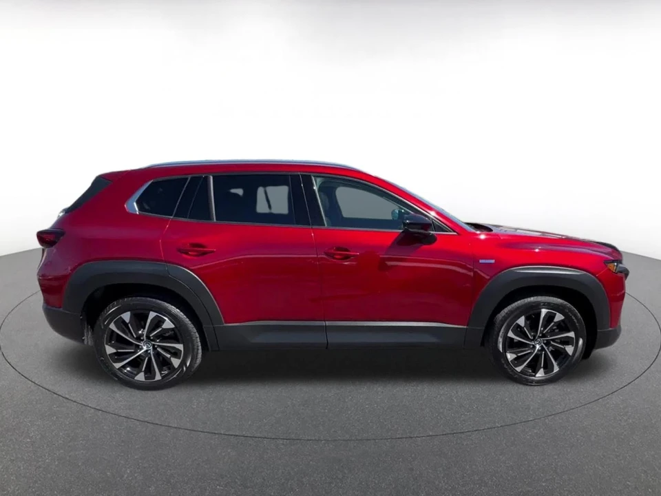 2025 Mazda CX-50 - Image 13 of 31