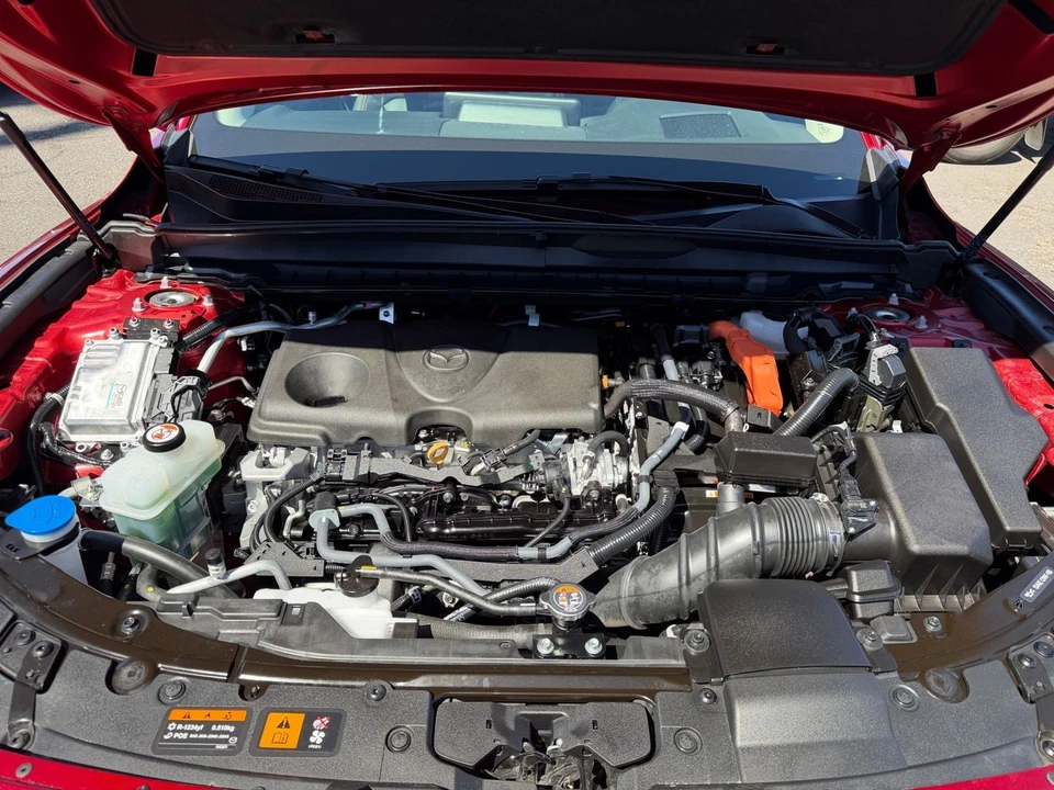 2025 Mazda CX-50 - Image 28 of 31