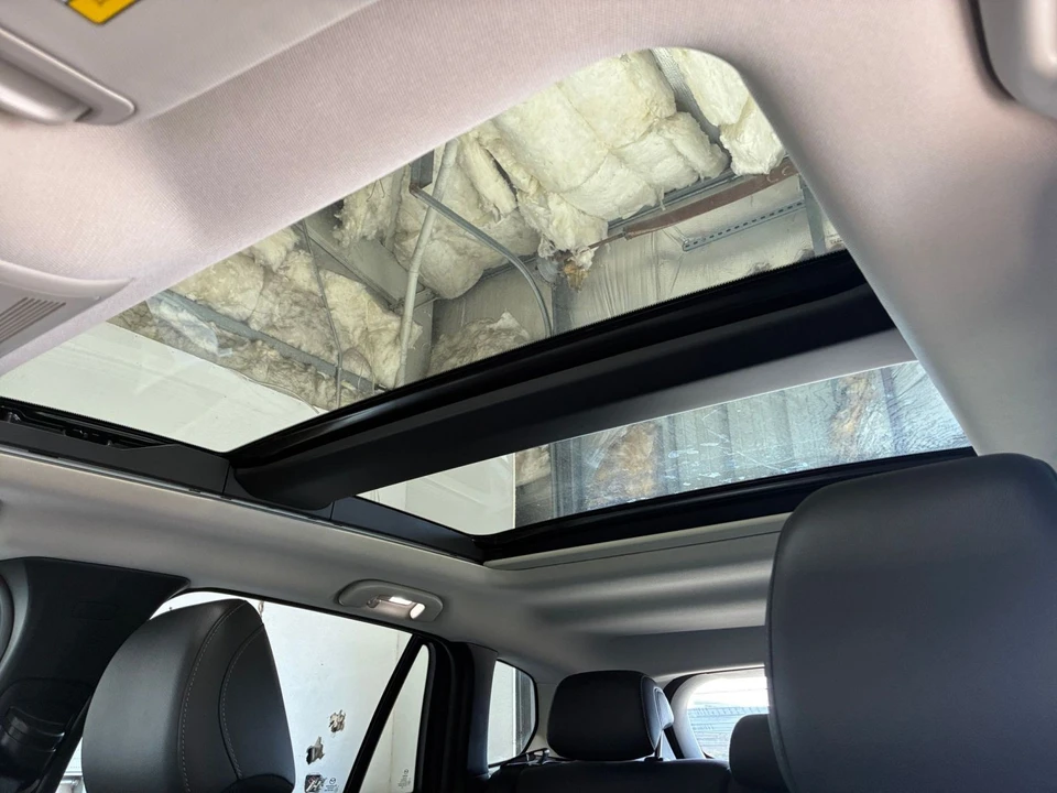 2025 Mazda CX-50 - Image 26 of 31