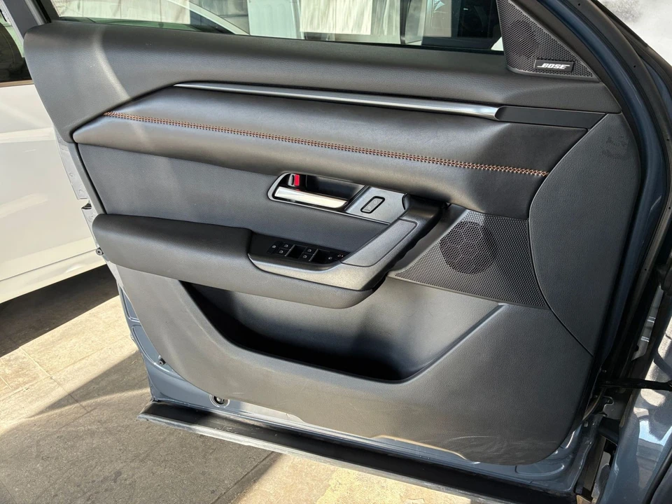 2025 Mazda CX-50 - Image 15 of 31