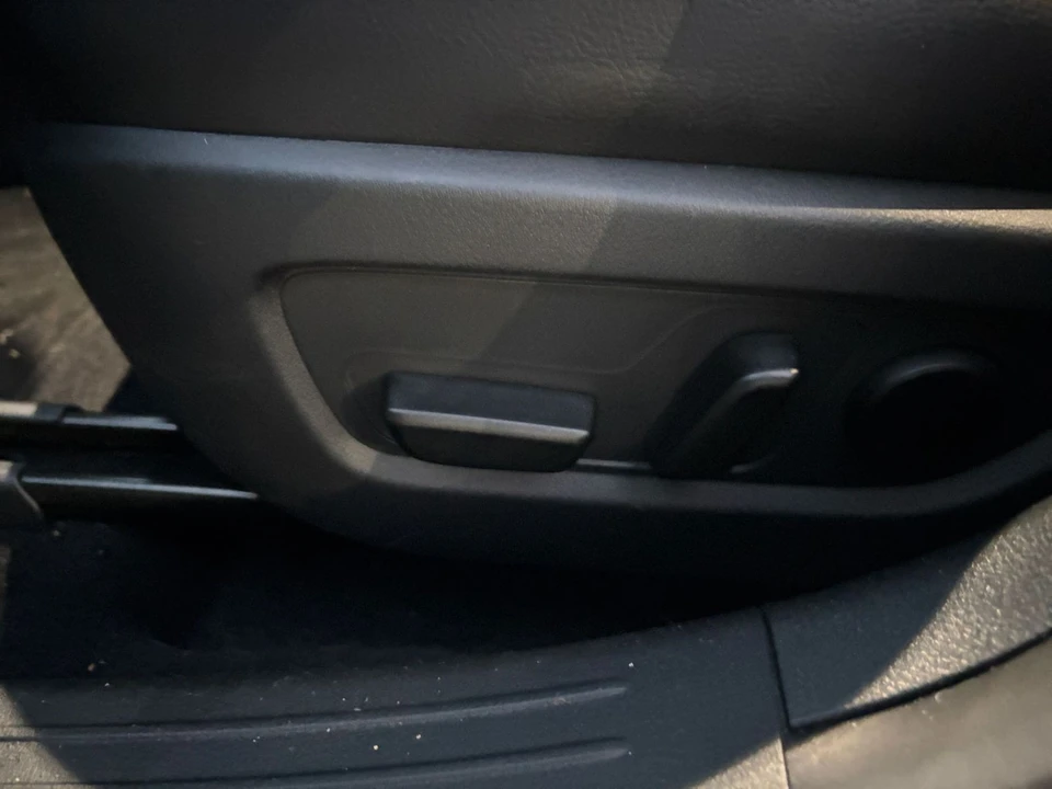 2025 Mazda CX-50 - Image 18 of 31