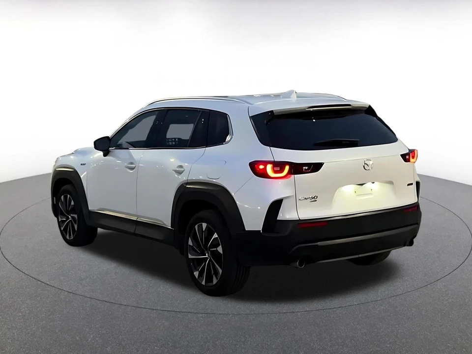 2025 Mazda CX-50 - Image 9 of 31