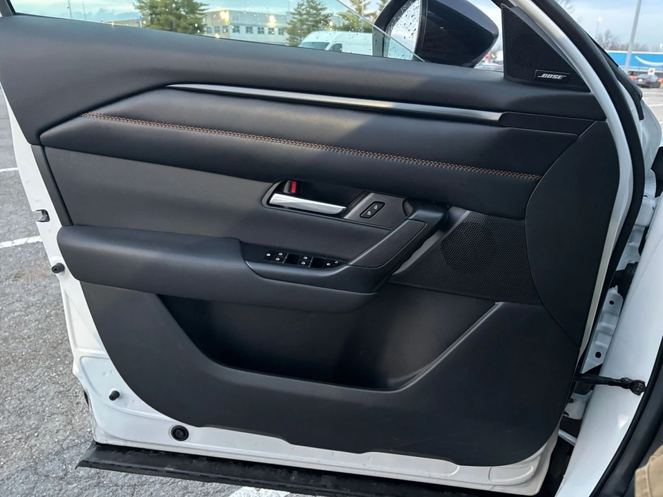 2025 Mazda CX-50 - Image 15 of 31