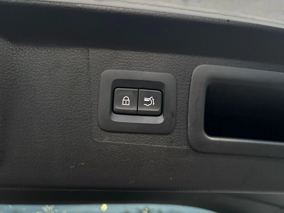 2025 Mazda CX-50 - Image 19 of 31