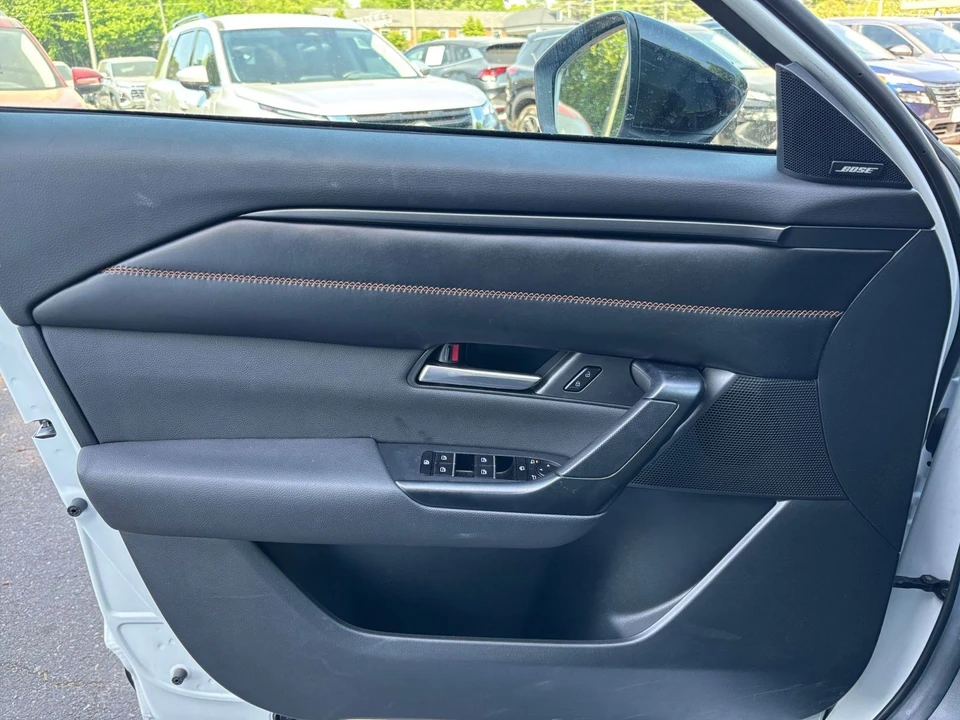 2025 Mazda CX-50 - Image 20 of 31