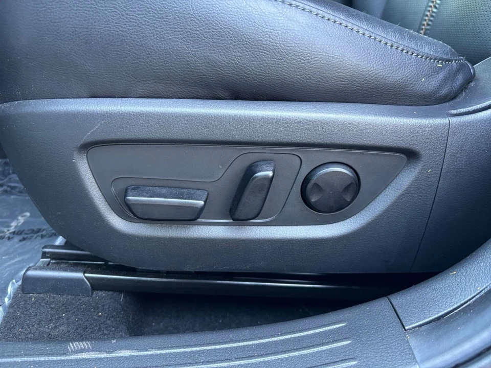 2025 Mazda CX-50 - Image 18 of 31