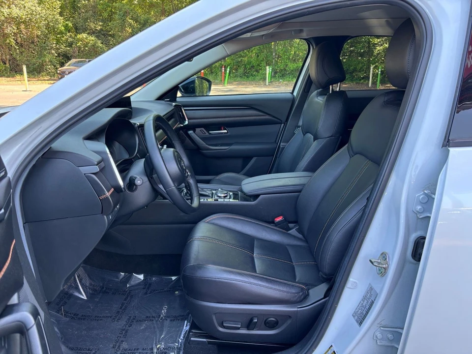 2025 Mazda CX-50 - Image 22 of 31