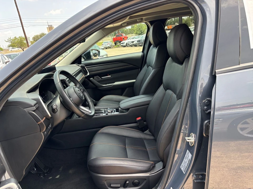 2025 Mazda CX-50 - Image 30 of 31