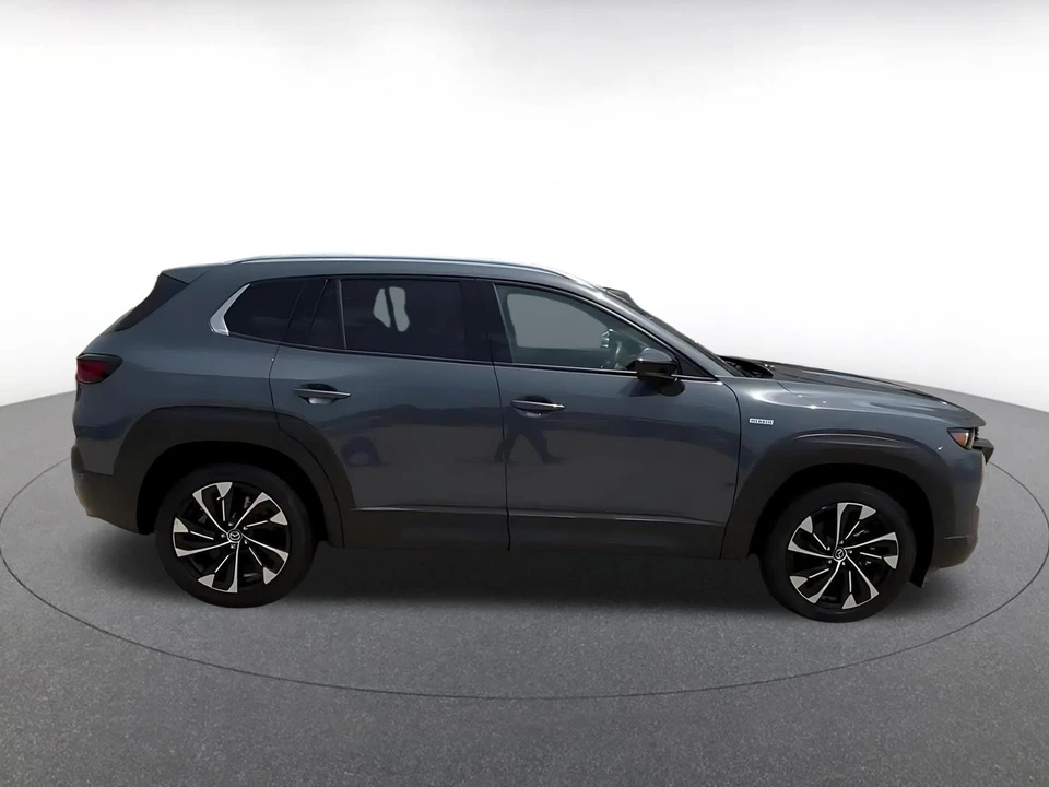 2025 Mazda CX-50 - Image 18 of 31