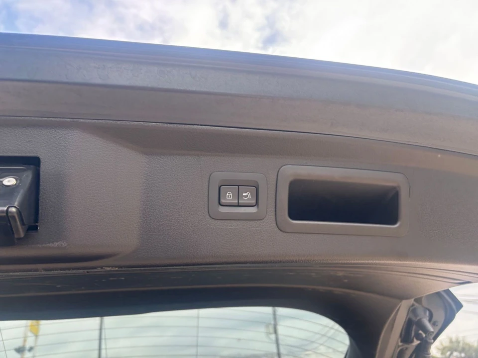 2025 Mazda CX-50 - Image 24 of 31