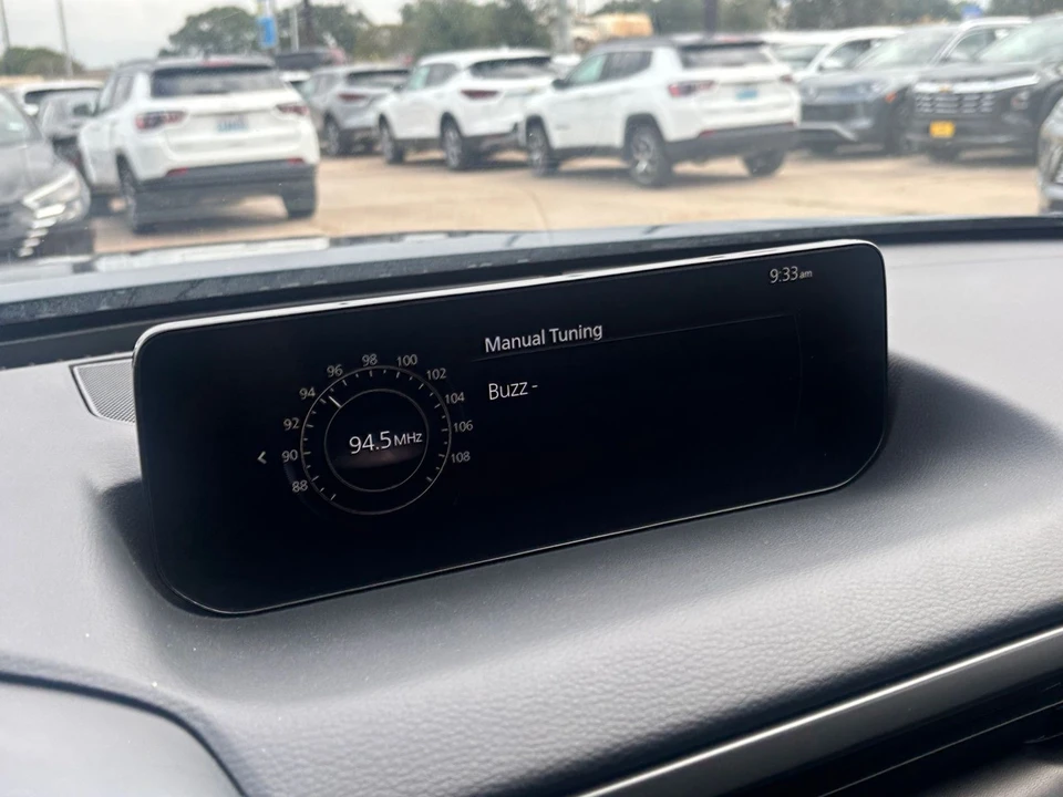 2025 Mazda CX-50 - Image 21 of 31