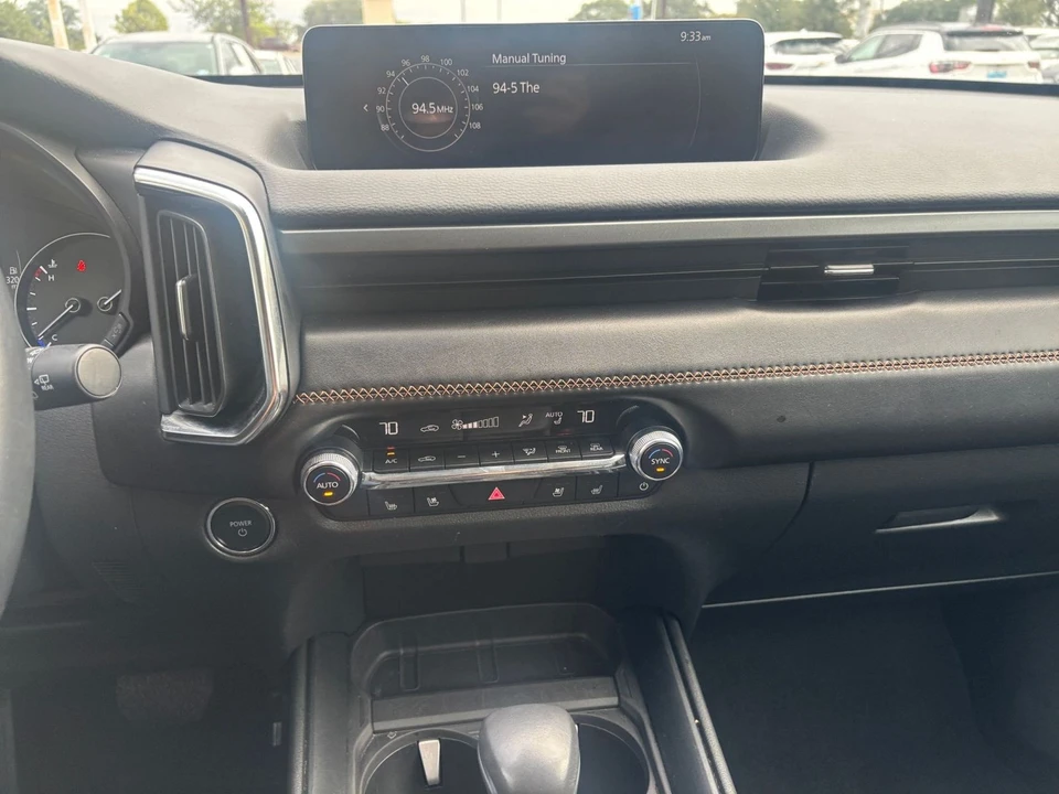 2025 Mazda CX-50 - Image 18 of 31