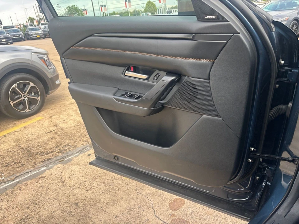 2025 Mazda CX-50 - Image 20 of 31