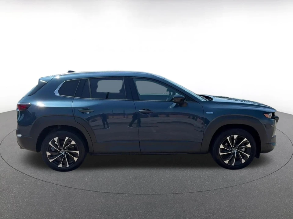 2025 Mazda CX-50 - Image 18 of 31