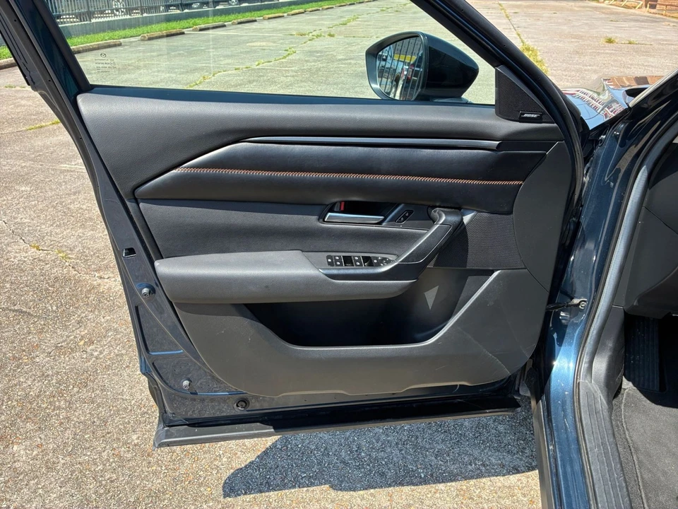 2025 Mazda CX-50 - Image 20 of 31