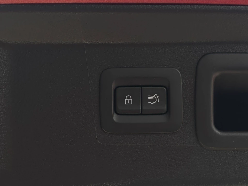 2025 Mazda CX-50 - Image 24 of 31