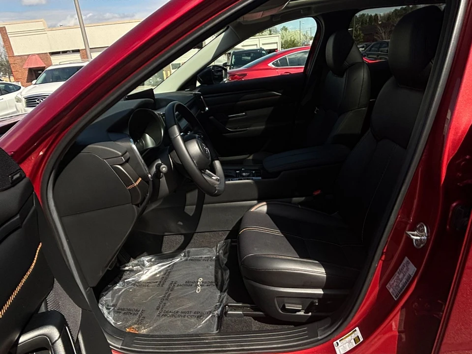 2025 Mazda CX-50 - Image 28 of 31