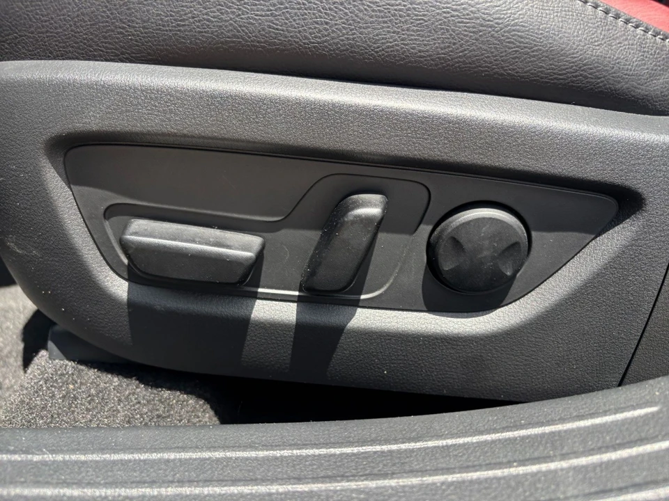 2025 Mazda CX-50 - Image 24 of 31