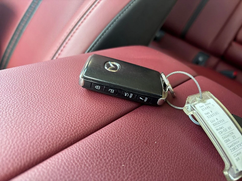 2025 Mazda CX-50 - Image 23 of 31