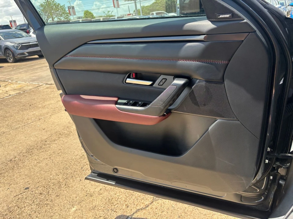2025 Mazda CX-50 - Image 20 of 31
