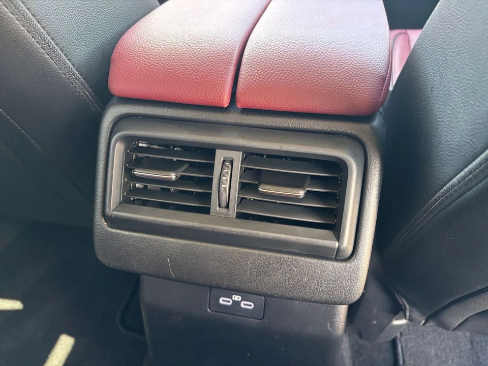 2025 Mazda CX-50 - Image 26 of 31