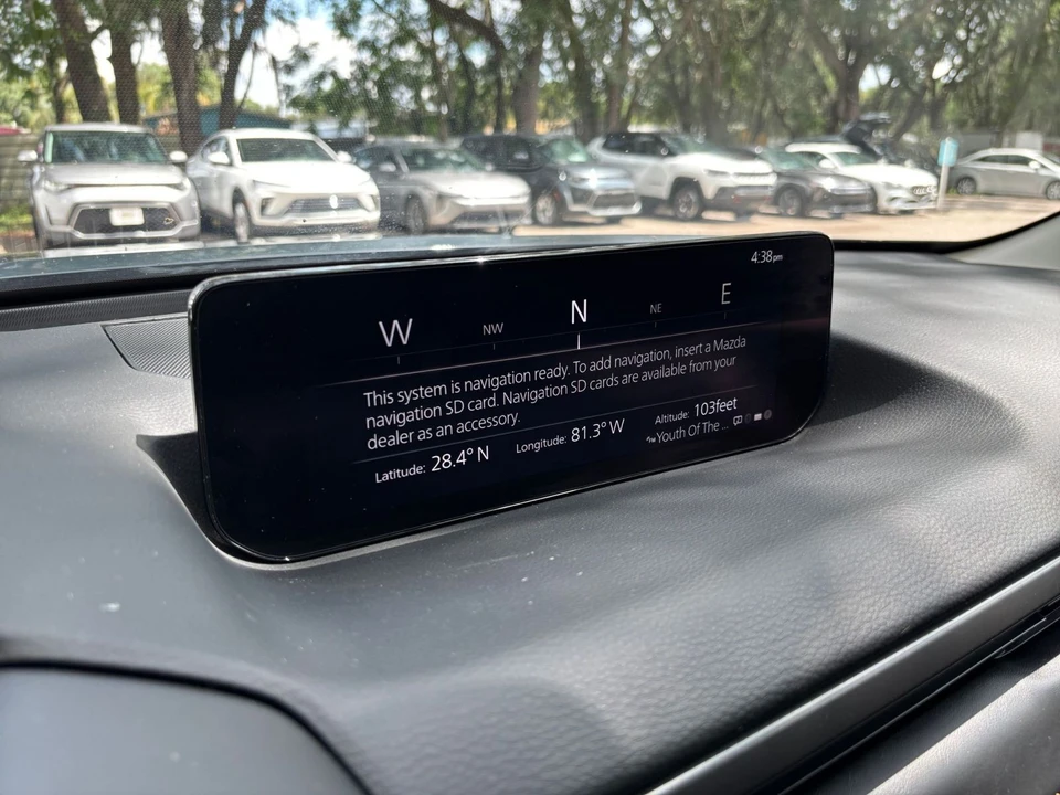 2025 Mazda CX-50 - Image 18 of 31