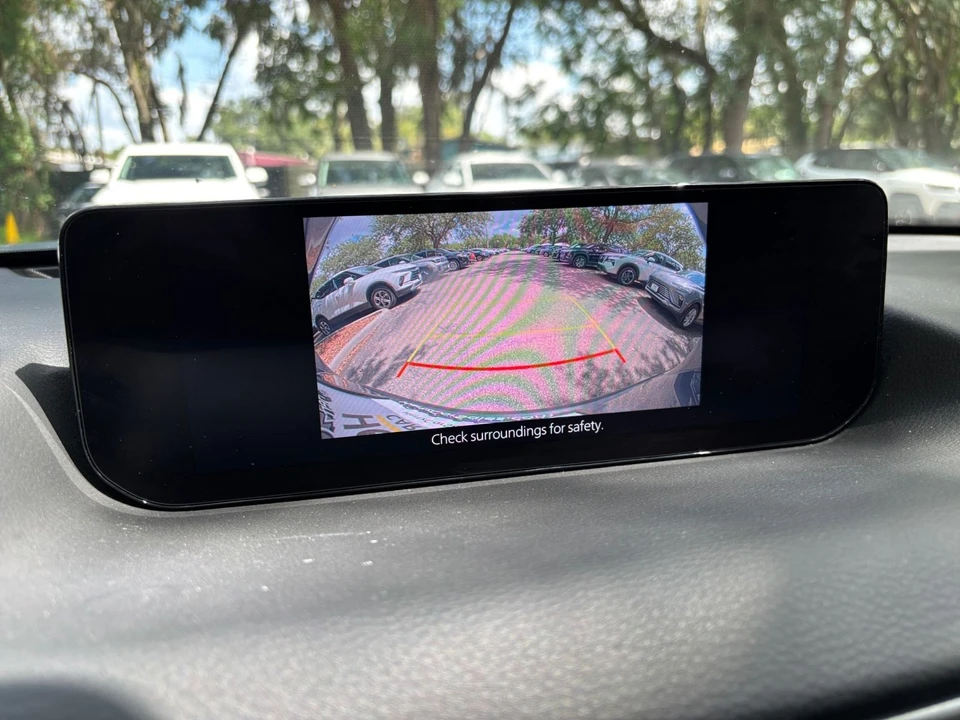 2025 Mazda CX-50 - Image 24 of 31