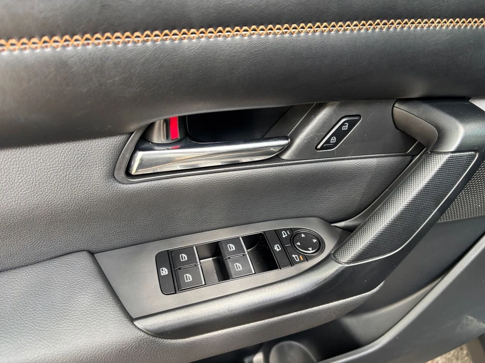 2025 Mazda CX-50 - Image 17 of 31