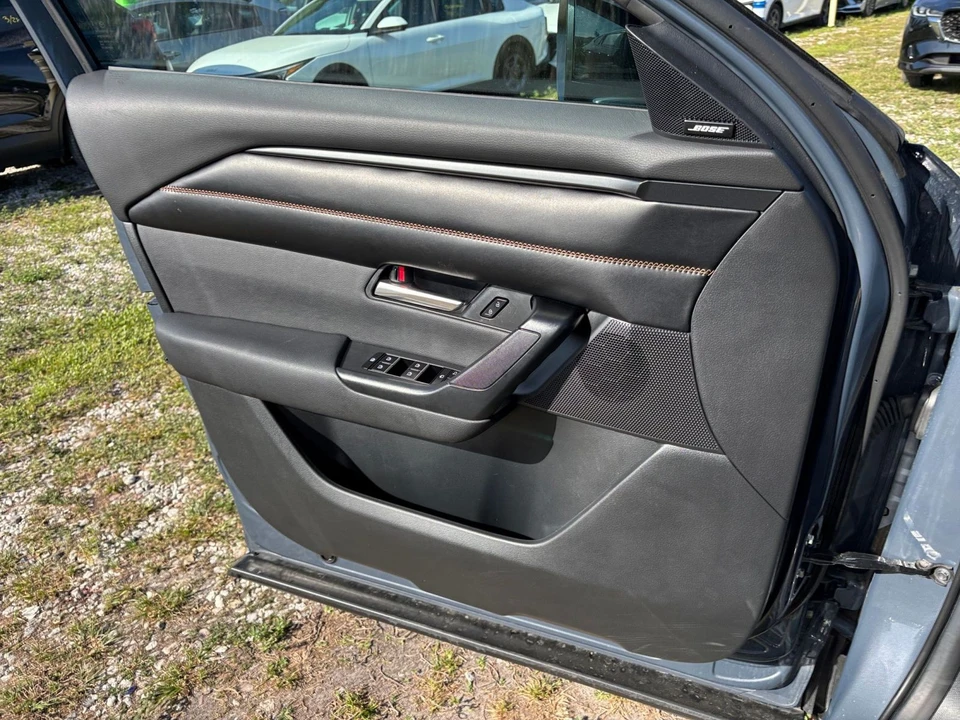2025 Mazda CX-50 - Image 17 of 31
